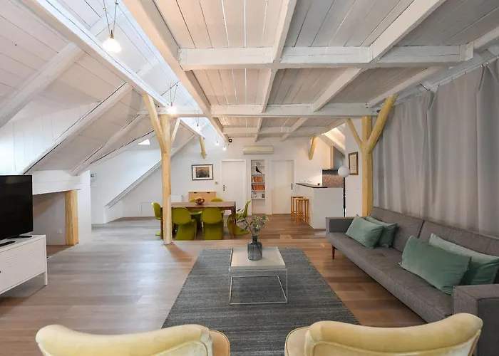 Lejlighed Our Loft At Charles Bridge